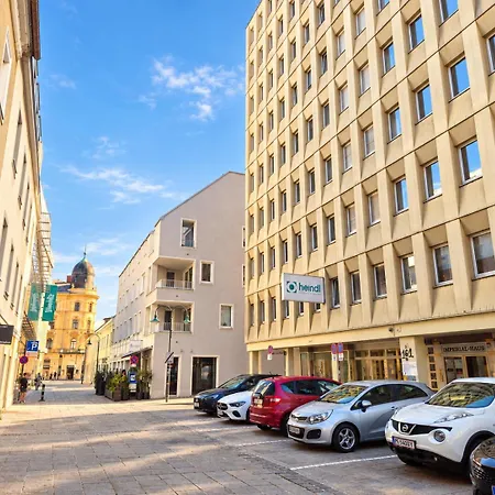 Apartment Base Business And Leisure, Center *